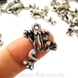 Tibetan Silver Frog Charm Pendant